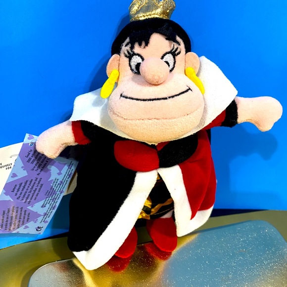 DISNEY EXCLUSIVE NWT VTG 90s ALICE IN WONDERLAND QUEEN OF HEARTS SOUND BEAN BAG - Picture 4 of 14
